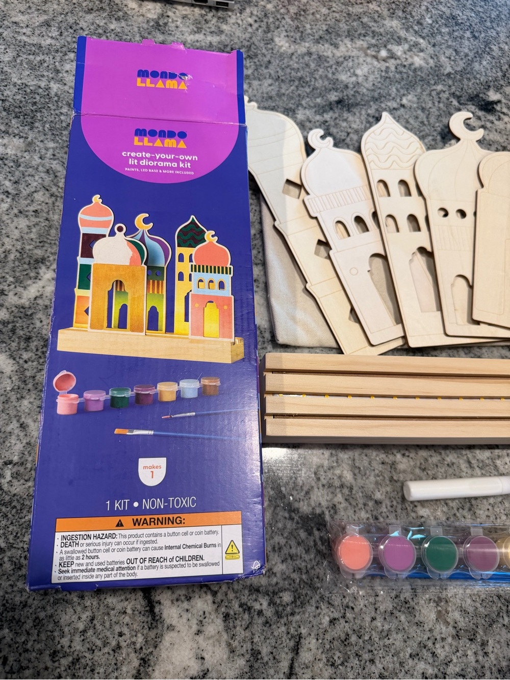 Mondo Llama Kids Create-Your-Own Lit Diorama Kit - Purple